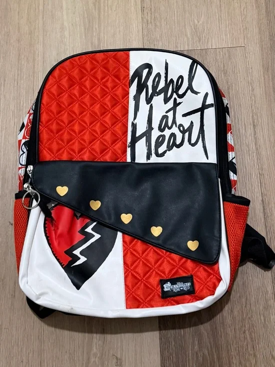 Disney Descendants: The Rise of Red "Rebel at Heart" girls' 17-inch backpack - Picture 1 of 7